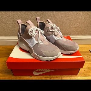 ‼️WORN ONCE‼️ Nike Airmax Huarache City Low